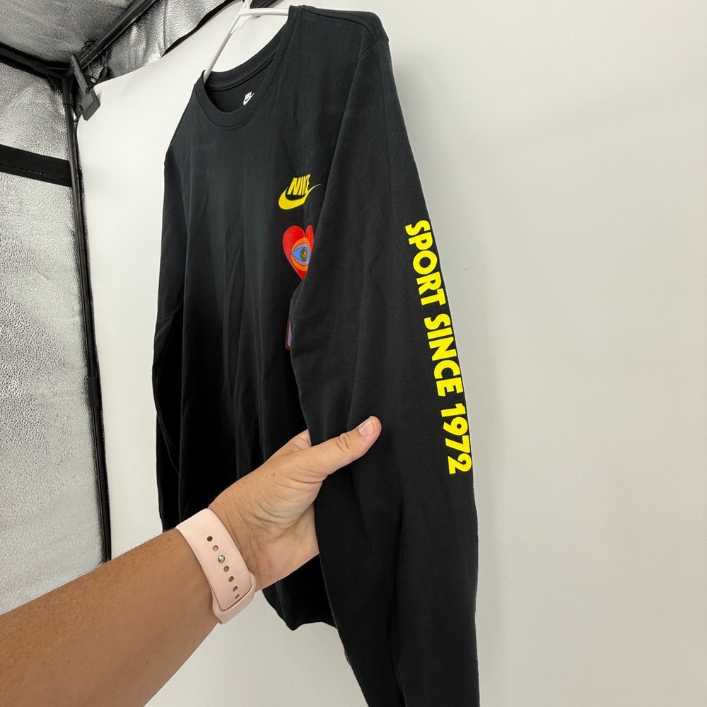 Nike Black Athletic Long Sleeve Men's Sz Medium‎ Unifying Through Sport Graphic - Picture 2 of 13